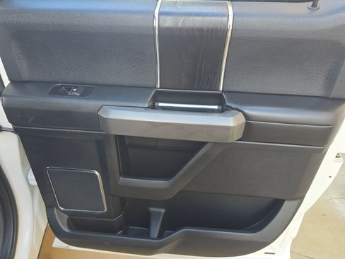 Used 2018 Ford F150 Platinum w/ Equipment Group 701A Luxury image 25