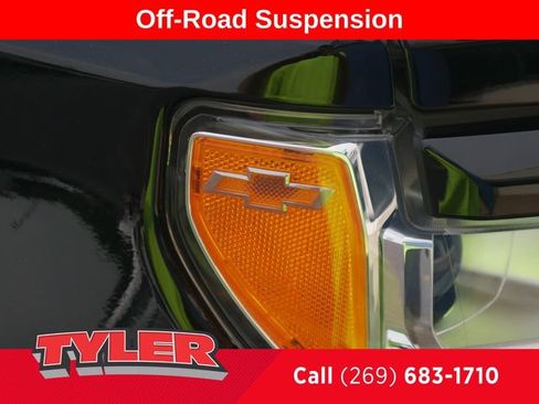 Used 2022 Chevrolet Silverado 1500 RST w/ Z71 Off-Road Package AWD/4WD image 12
