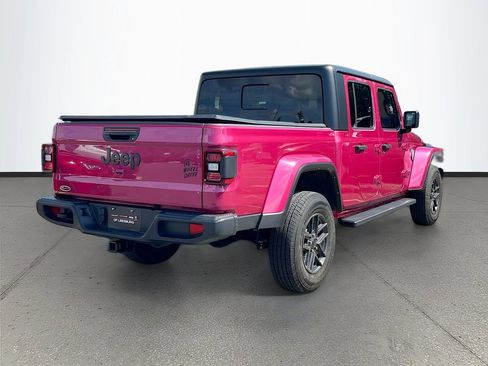 Used 2024 Jeep Gladiator Sport AWD/4WD image 7