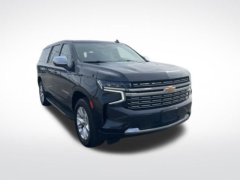 Used 2023 Chevrolet Suburban Premier image 7