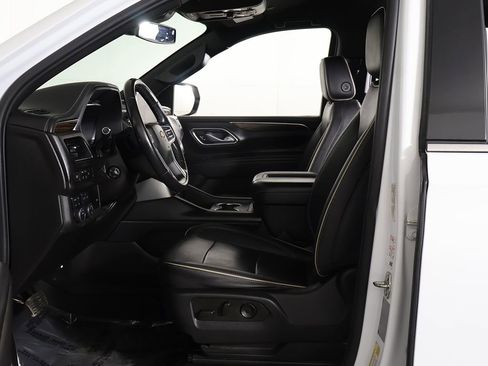 Used 2023 Chevrolet Suburban Premier AWD/4WD image 29