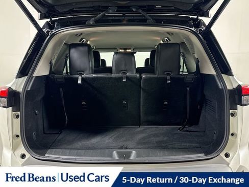 Used 2024 Nissan Pathfinder SL AWD/4WD image 33