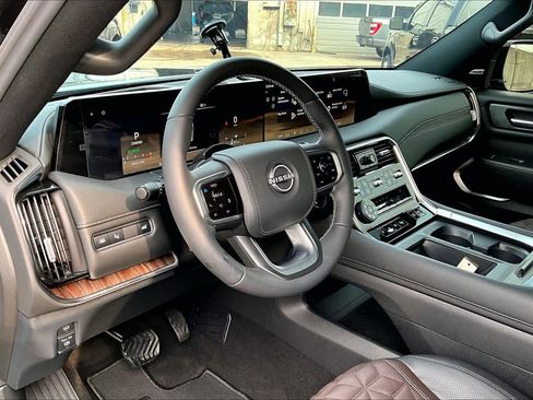 Used 2025 Nissan Armada Platinum Reserve AWD/4WD image 21