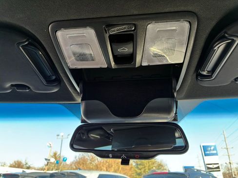 Used 2016 Hyundai Veloster w/ Option Group 02 image 41