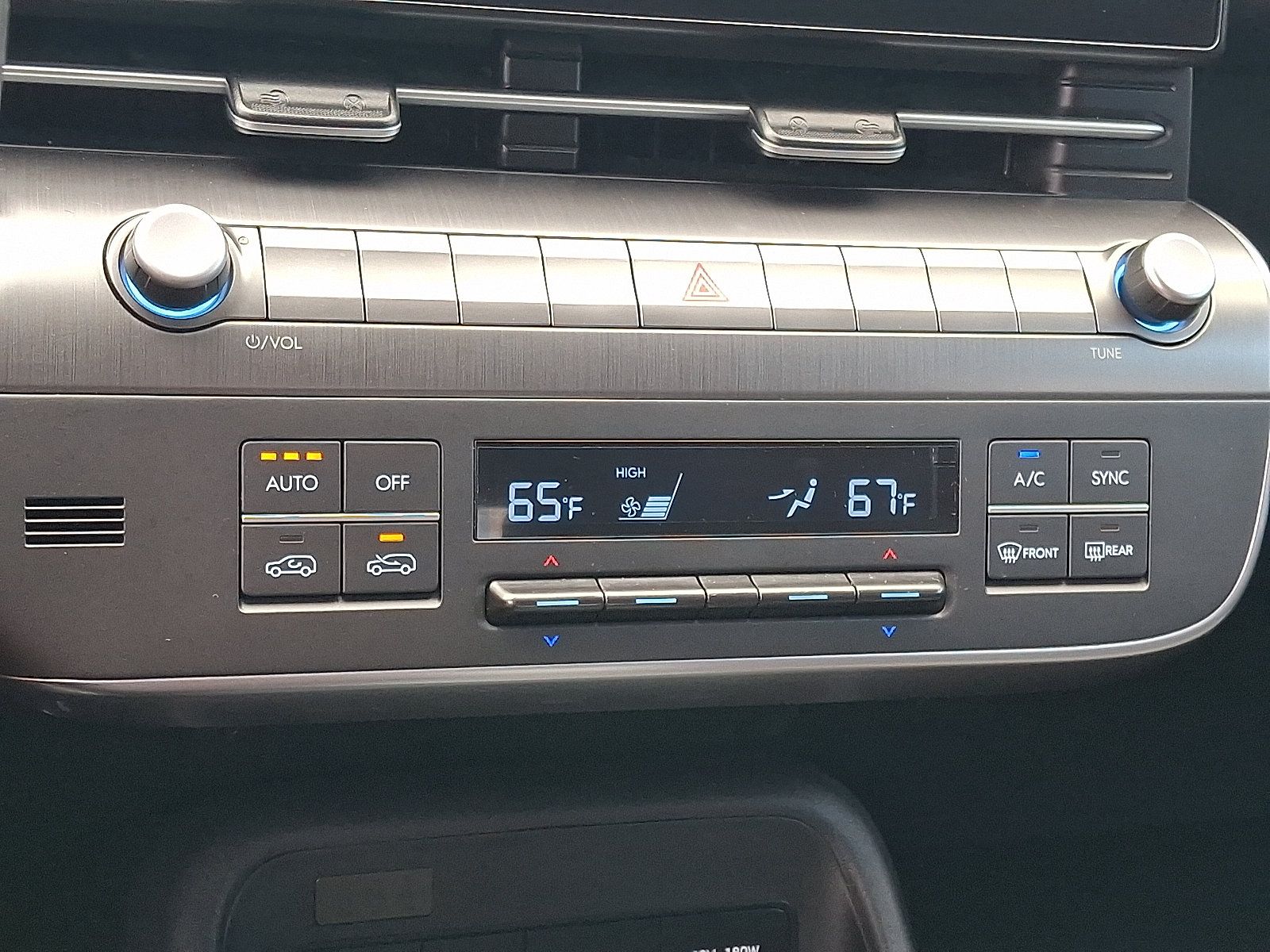Used 2024 Hyundai Kona SEL FWD image 16