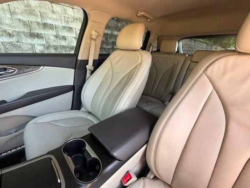 Used 2019 Lincoln Nautilus Select FWD image 20