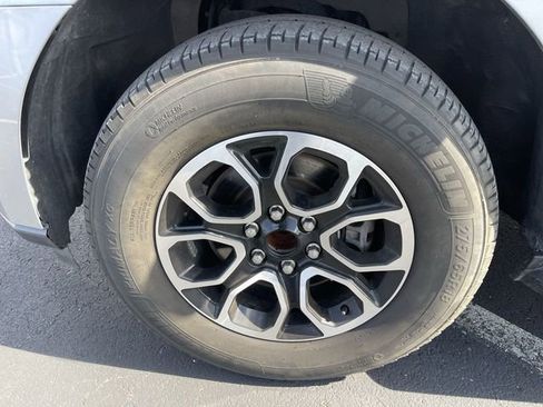 Used 2022 Ford Expedition XLT image 10