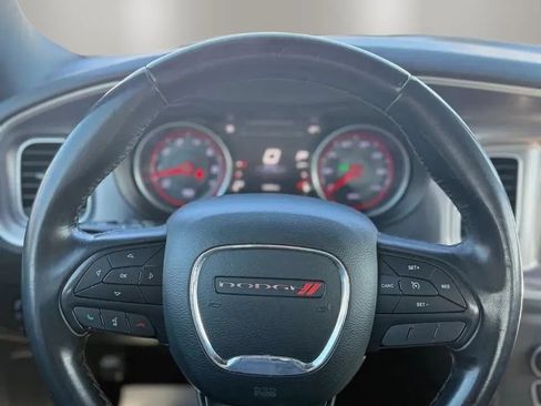 Used 2019 Dodge Charger SXT RWD image 13