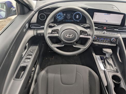 Certified 2024 Hyundai Elantra SEL FWD image 14