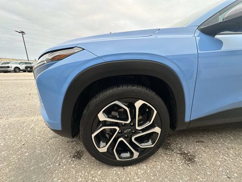 Certified 2024 Chevrolet Trax RS w/ Sunroof Package FWD image 32