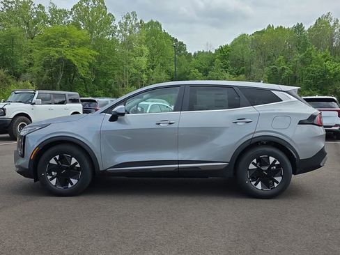 New 2026 Kia Sportage LX FWD image 2