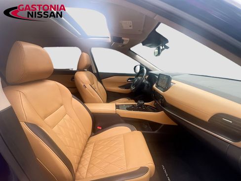 Used 2021 Nissan Rogue Platinum image 35