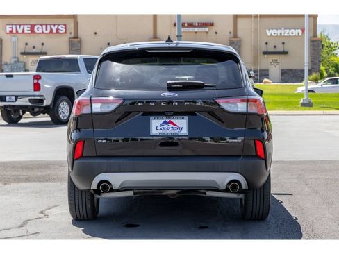 Used 2022 Ford Escape SE w/ Convenience Package AWD/4WD image 4