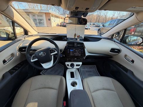 Used 2016 Toyota Prius Two image 21