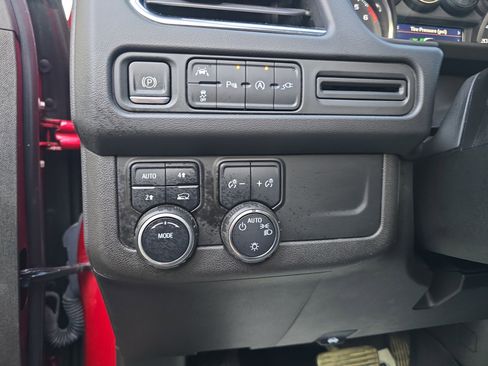 Used 2022 Chevrolet Suburban LS image 20