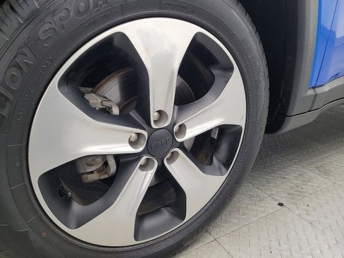 Used 2017 Jeep Compass Latitude w/ Popular Equipment Group image 31