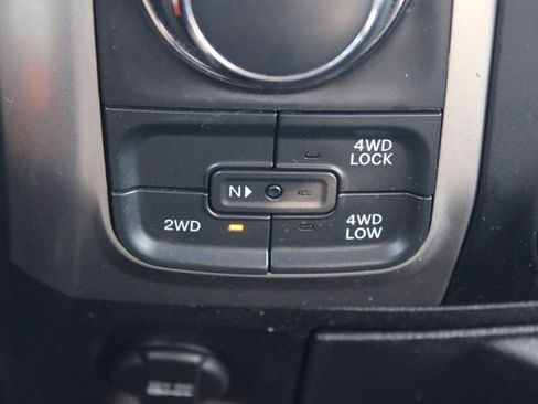 Used 2016 RAM 1500 Classic SLT image 30