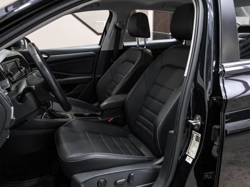 Used 2022 Volkswagen Jetta SE w/ Panoramic Sunroof Package FWD image 36