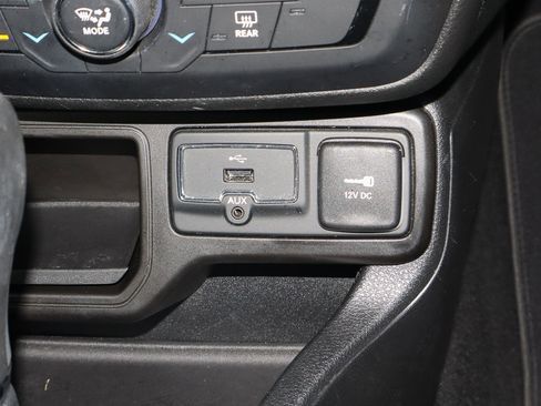 Used 2019 Jeep Renegade Latitude image 21