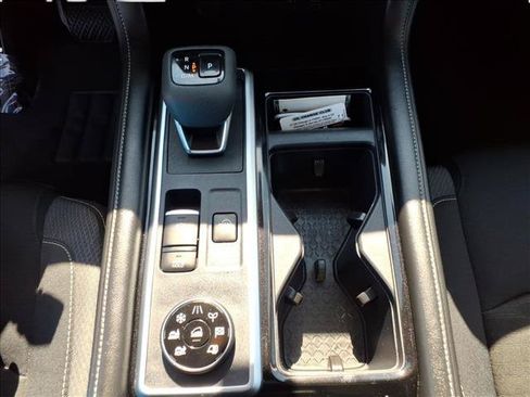 Used 2024 Nissan Pathfinder SV AWD/4WD image 29