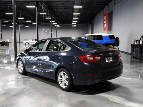 Used 2016 Chevrolet Cruze LT FWD image 5