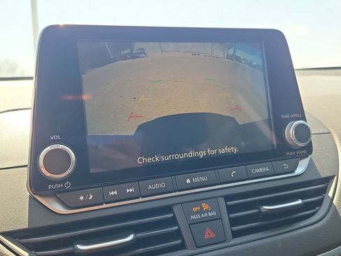 Used 2025 Nissan Altima 2.5 S FWD image 15