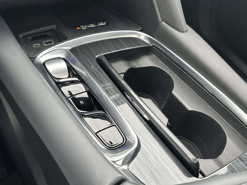 Used 2024 Buick Enclave Essence w/ Experience Buick Package image 29