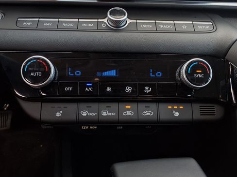 Used 2025 Hyundai Elantra SEL image 23