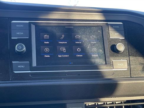 Used 2022 Volkswagen Jetta SE image 20