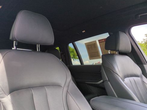 Used 2021 BMW X7 xDrive40i w/ M Sport Package AWD/4WD image 34