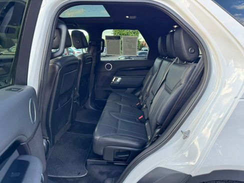 Used 2019 Land Rover Discovery SE AWD/4WD image 19