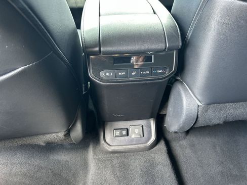 Used 2021 Toyota Highlander Limited FWD image 36