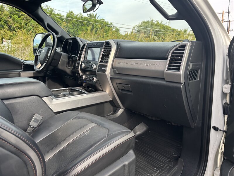 Used 2020 Ford F350 Platinum w/ Tremor Off-Road Package AWD/4WD image 29
