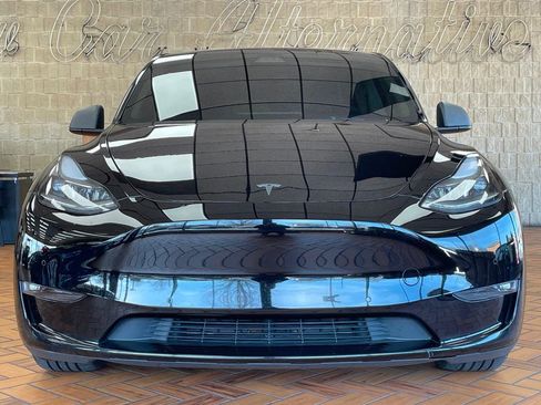 Used 2022 Tesla Model Y Performance image 3