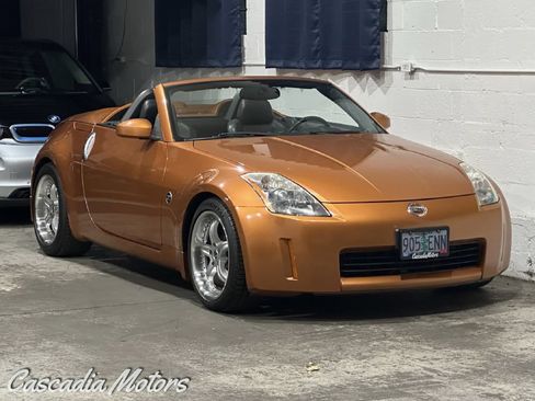 Used 2004 Nissan 350Z Touring RWD image 1