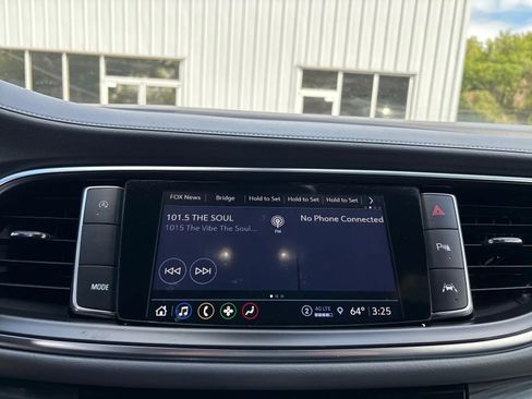Used 2022 Buick Enclave Essence w/ Experience Buick Package FWD image 24