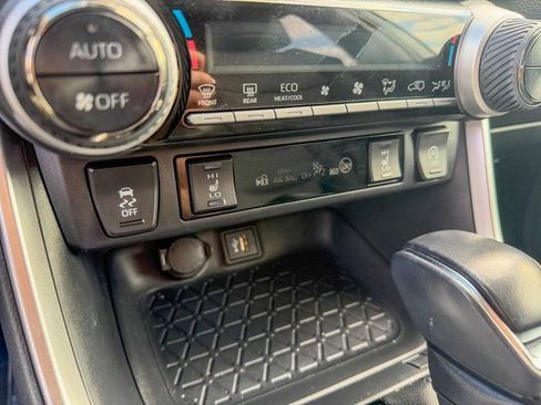 Used 2023 Toyota RAV4 XLE Premium image 31