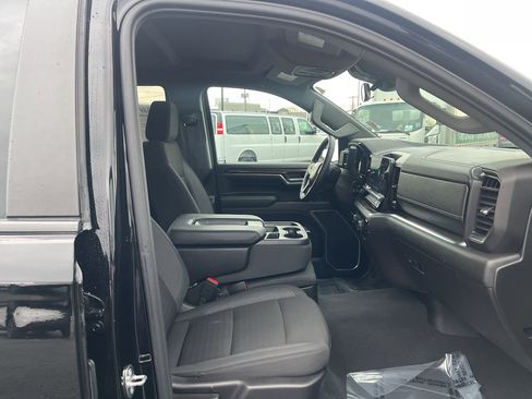 Used 2024 Chevrolet Silverado 1500 LT AWD/4WD image 26