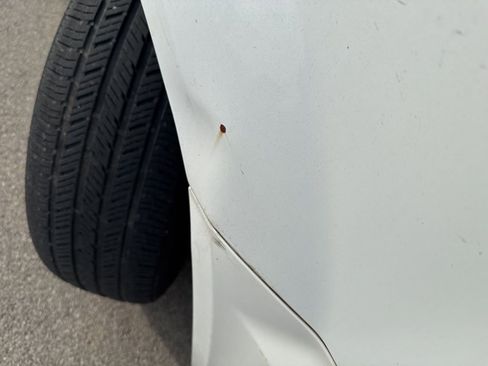 Used 2016 Chrysler Town & Country Touring image 11