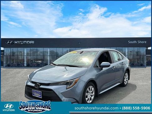 Used 2023 Toyota Corolla LE FWD image 4