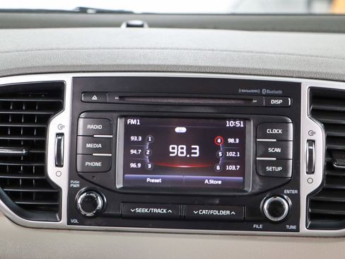 Used 2019 Kia Sportage LX image 19