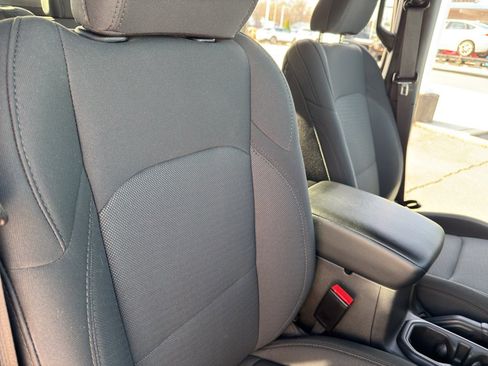 Used 2023 Jeep Gladiator Willys image 30