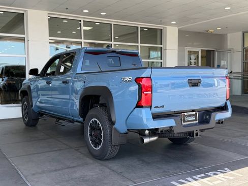 New 2026 Toyota Tacoma TRD Off-Road AWD/4WD image 9