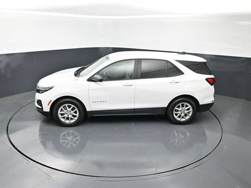 Used 2023 Chevrolet Equinox LS w/ LS Convenience Package FWD image 17