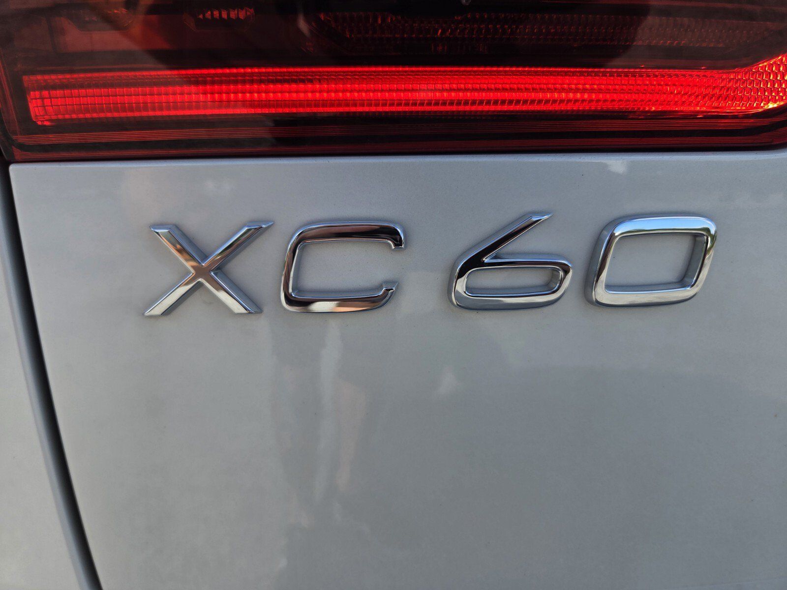 Used 2026 Volvo XC60 B5 Plus w/ Protection Package Premier AWD/4WD image 14