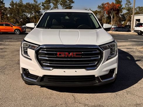 Used 2023 GMC Terrain SLT image 2