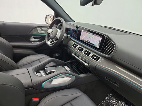 Used 2023 Mercedes-Benz GLS 450 4MATIC image 18