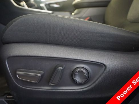 Used 2025 Toyota RAV4 XLE AWD/4WD image 6