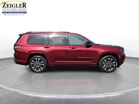 Used 2023 Jeep Grand Cherokee L Overland w/ Luxury Tech Group IV image 4