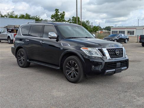 Used 2019 Nissan Armada Platinum w/ Captain's Chairs Package RWD image 3